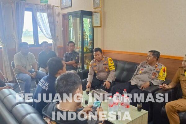 Kapolsek Tambelang Hadiri Rakor Pendistribusian Logistik Pilkada 2024