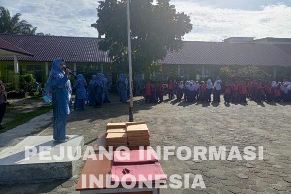 Pembagian Rapor dan Pembentukan Paguyuban Kelas di UPT SD Negeri 017 Bukit Kemuning