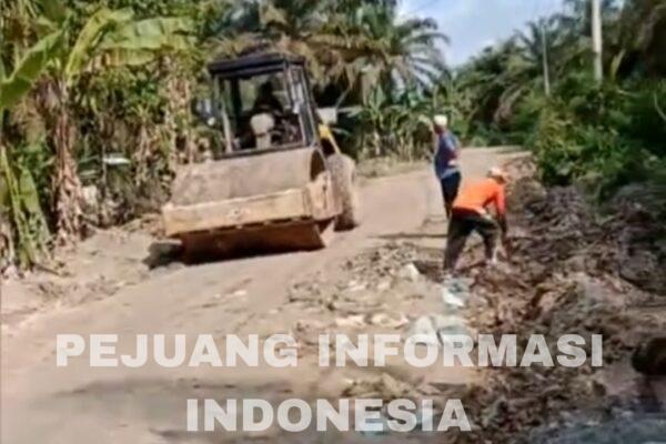 Pembangunan Jalan Poros di Dusun 5 Koto Maluku Jaya Meningkat, Warga Tempatan Semakin Antusias