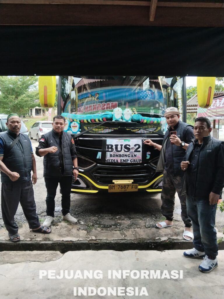 Rombongan Media EMP Grup Santap Bersama di Rumah Makan Arin, Binamang