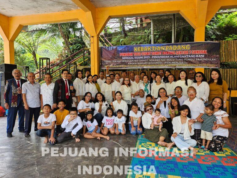 Kebaktian Padang Kumpulan Sirait Boru Sirait Sektor 7 Sunggal Penuh Suka Cita.