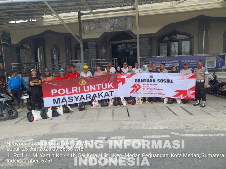 Kapolsek Medan Timur Dalam Rangka Hari Bhayangkara 1 Juli 2025 Memberikan Bansos Bantuan Sosial Memberikan Tali Asih ke Masyarakat.